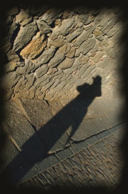 Foto de la sombra de un hombre con sombrero, de Josean de Miguel