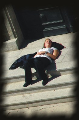 Foto de una joven tumbada, de Josean de Miguel